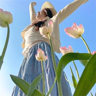带剑女孩